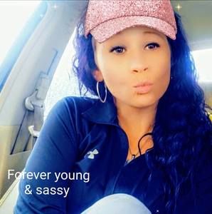 Meet your Posher, Adrienne